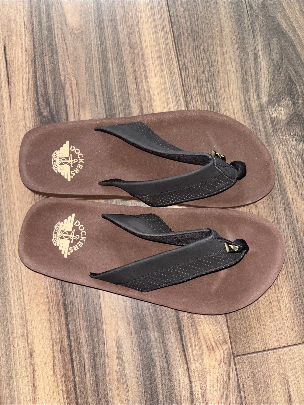 Dockers Brown Footbed Flip Flops with Black Straps size 9